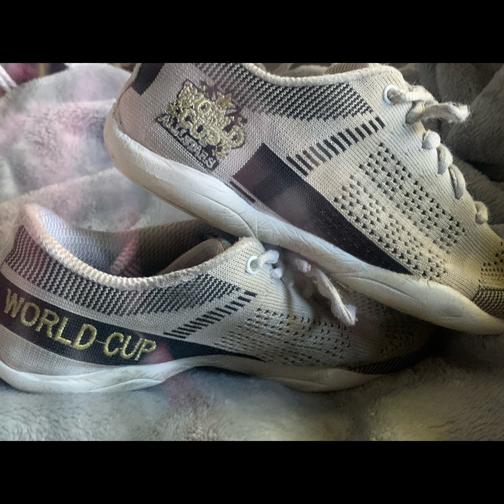 Custom varsity cheer sneakers 4.5